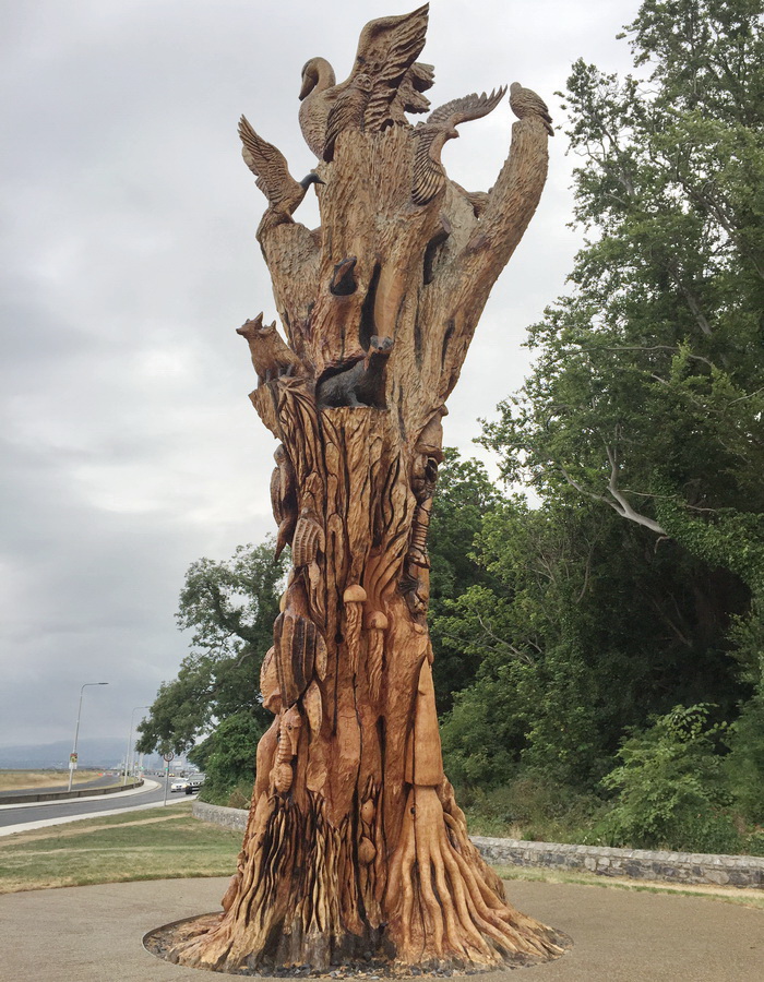 chainsaw carving